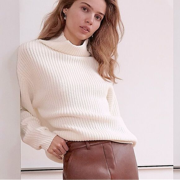 Aritzia WILFRED Montpellier cream, off-white Ribbed Mock oversize sweater - Picture 1 of 16